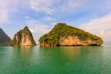Kireçtaşı mostralar, Phang Nga Bay, Tayland