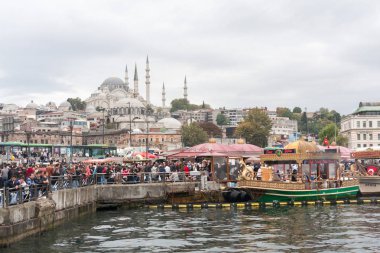 Yüzen balık pazarı durak