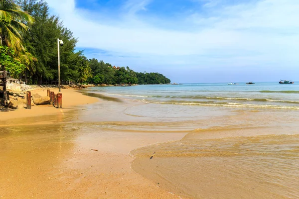View of the southern end of Bang Tao beach — Stock Photo, Image