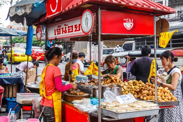 Vendedor de comida callejera en Chinatown — Foto de Stock
