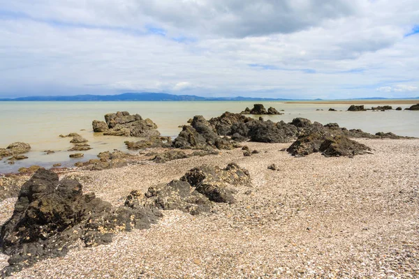 Kamienna plaża na półwyspie Coromandel — Zdjęcie stockowe