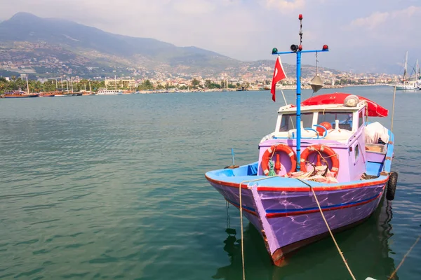 Fishing boat moored in Alanya Harbour — Stockfoto