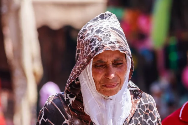 Portrait of a Moroccan woman wearing a hood — Stock Photo, Image