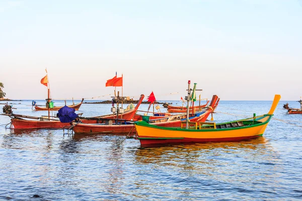 Barcos Amarrados Bang Tao Bay Phuket Tailandia — Foto de Stock