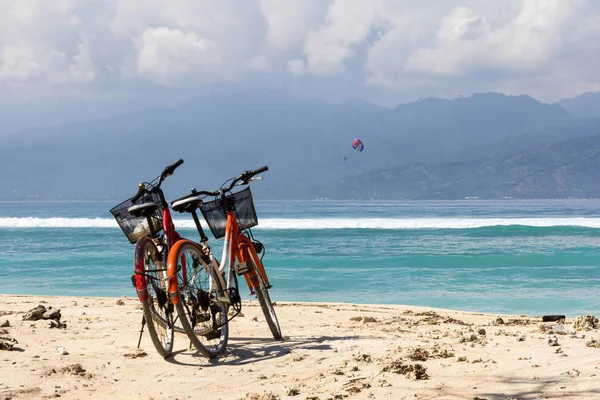 Beyaz Bir Kumsalda Bisiklet Gili Trawangan Endonezya Stok Resim