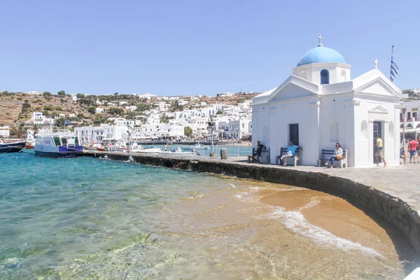 Mykonos Görögország 2016 Július Templom Chora Kikötőben Sziget Népszerű Nyaralóhely — Stock Fotó