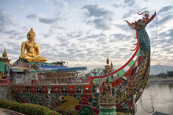 Estatua Buda Barco Chiang Kaen Triángulo Dorado Tailandia —  Fotos de Stock