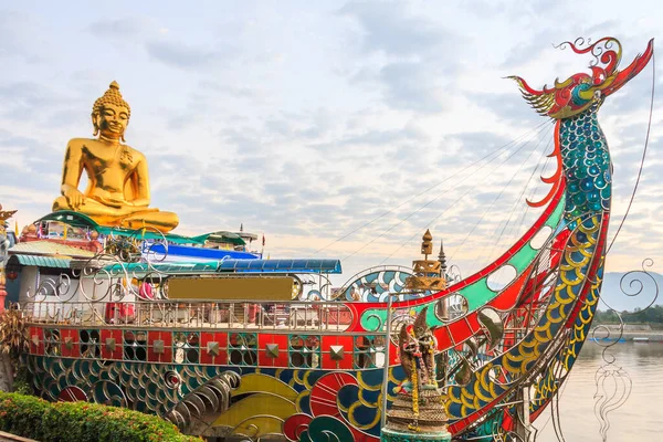 Budda Dorata Barca Ornamentale Chiang Kaen Thailandia — Foto Stock