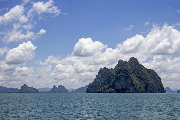 Koh Phanak Med Andra Öar Bakgrunden Phang Nga Bay Thailand — Stockfoto