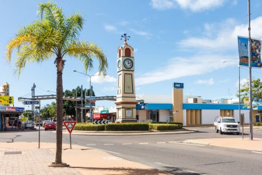 Ayr, Avustralya - 26 Mayıs 2015: Şehrin merkezindeki saat kulesi. Kule John Drysdale anısına yapıldı..