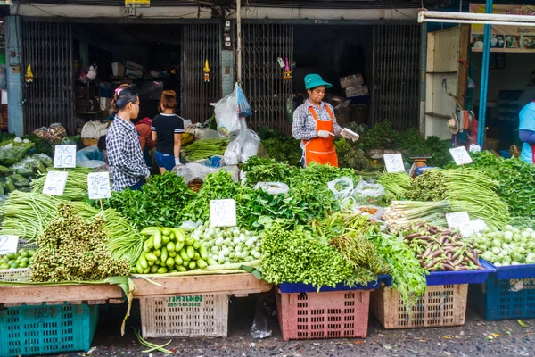 Bangkok Tailandia Noviembre 2015 Puesto Verduras Mercado Khlong Toei Este — Foto de Stock