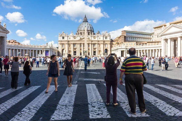 Vatican City Rome Italy September 18Th 2017 Tourrists Visiting Apostolic — стоковое фото