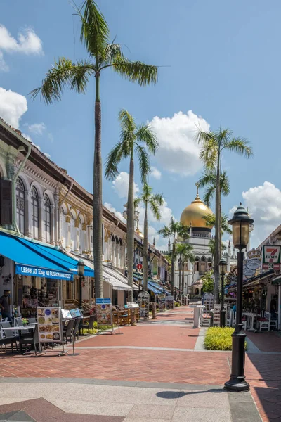 Singapur Juli 2019 Fußgänger Blicken Auf Die Sultan Moschee Moschee — Stockfoto