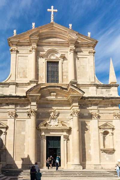 Dubrovnik Croazia Settembre 2017 Turisti Visitano Cattedrale Vecchia Dubrovnik Città — Foto Stock