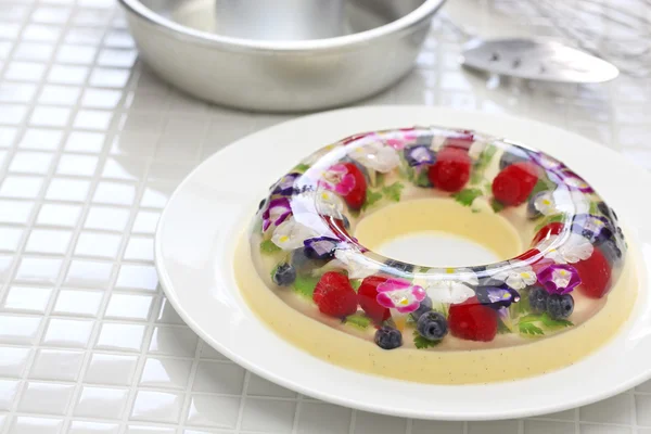 Bavarois de la corona de Navidad, postre casero de la jalea — Foto de Stock