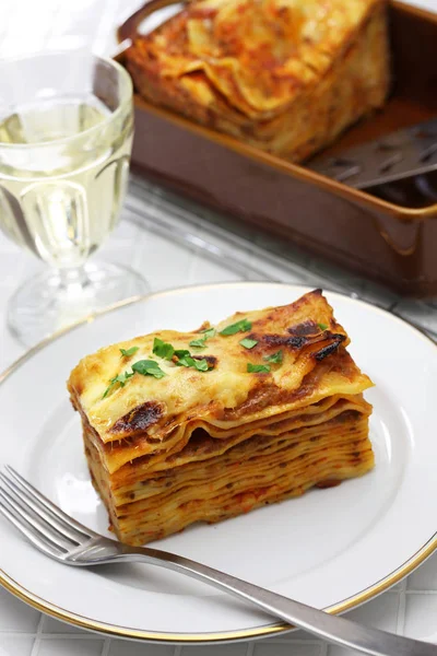 Lasagne alla bolognese, italská kuchyně — Stock fotografie