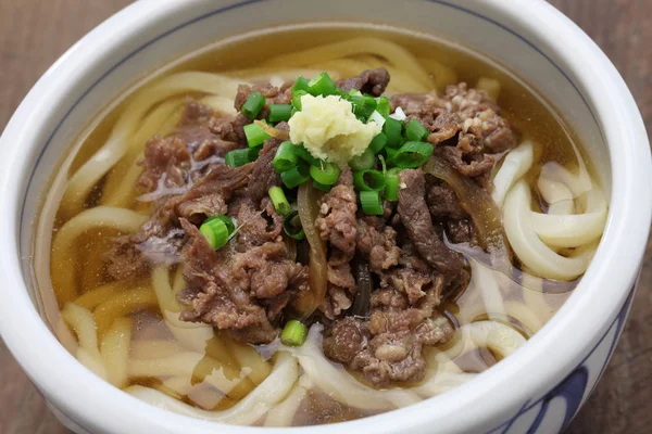 Niku udon, japonské udon nudle s hovězí vřelo — Stock fotografie