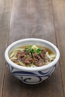 Niku udon, Japon et makarna