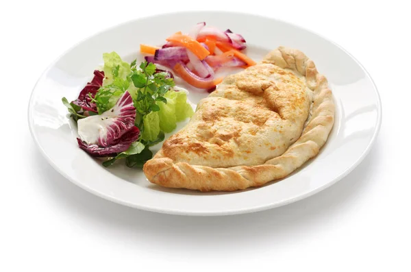 Calzone pizza, cucina italiana — Foto Stock