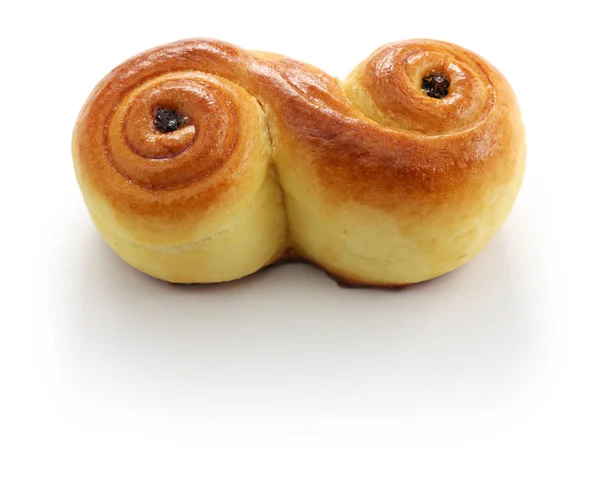 Petits pains au safran suédois faits maison, lussekatt — Photo