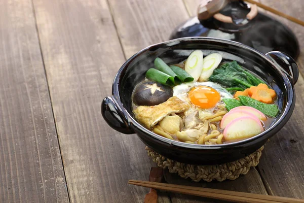 Miso nikomi udon sopa de fideos, comida japonesa —  Fotos de Stock