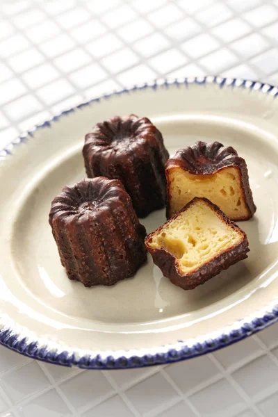 Cannele de bordeaux, french traditional custard dessert — Stock Photo, Image