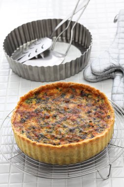 ev yapımı ıspanak bacon quiche, floentine kiş