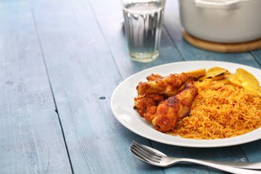 jollof pilav tavuk ve kızarmış muz, Batı Afrika mutfağı ile