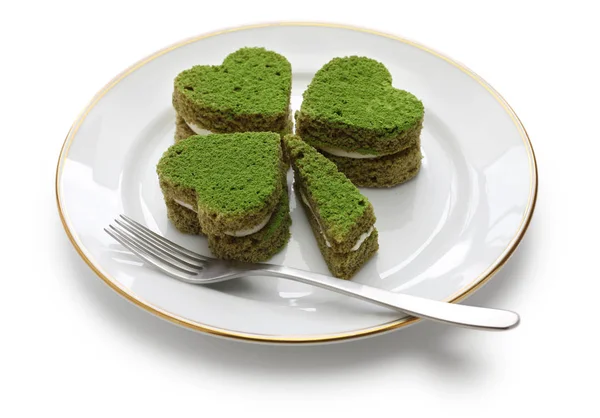 Зеленый торт из трилистника, домашний десерт на день святого патрика — стоковое фото