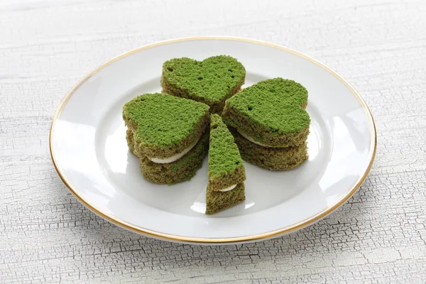 Pastel verde trébol, postre casero para el día de San Patricio — Foto de Stock