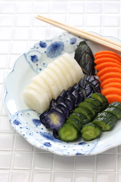 Hemmagjord nukazuke, kli inlagda grönsaker, Japansk traditionell mat — Stockfoto
