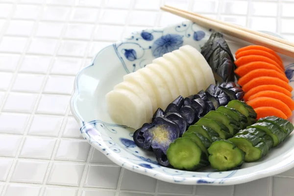 Nukazuke maison, son mariné légumes, nourriture traditionnelle japonaise — Photo