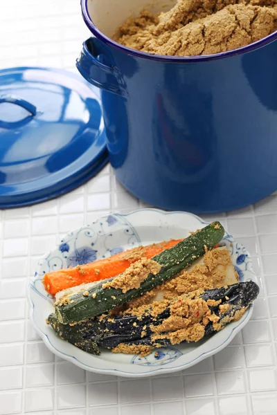 Zelfgemaakte nukazuke, zemelen gebeitst groenten, Japanse traditionele gerechten — Stockfoto