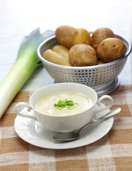 Vichyssoise, sopa de papa fría — Foto de Stock