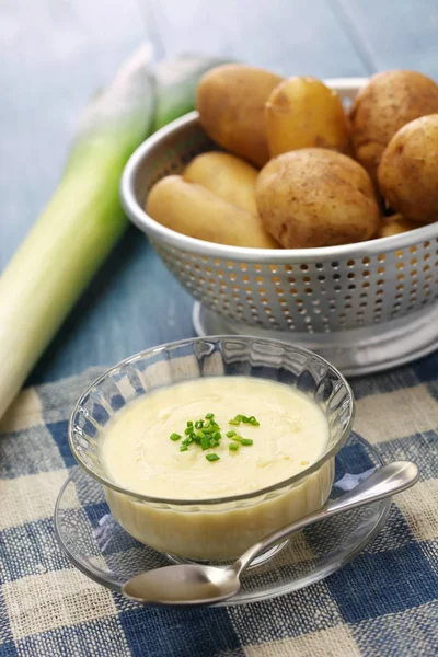 Vichyssoise, sopa de papa fría — Foto de Stock