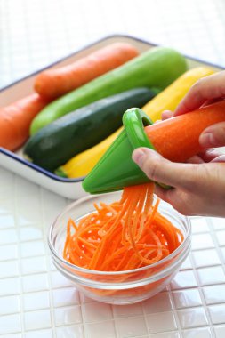 Sağlıklı Diyet sebze erişte salatası