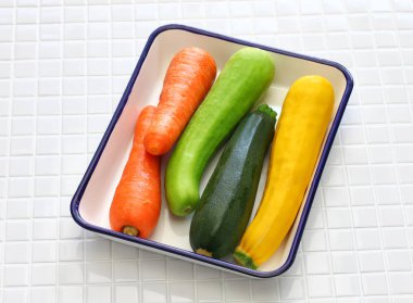 malzemeler sebze erişte