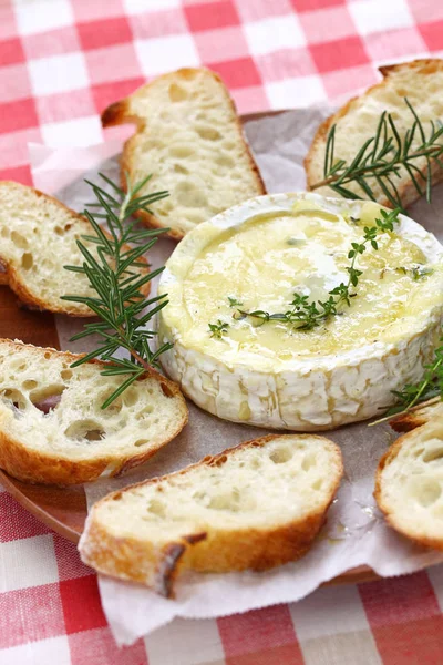 Fondue de queso camembert al horno — Foto de Stock