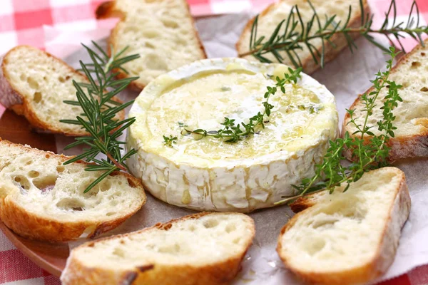 Fondue de queso camembert al horno — Foto de Stock