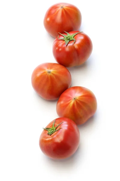 Tomates japonaises fraîches isolées sur fond blanc — Photo