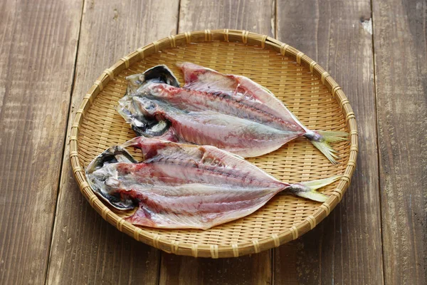 Making japanese dried fish, sakana no himono — Stock Photo, Image