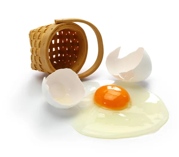 Broken Egg Isolated White Background — Stock Photo, Image