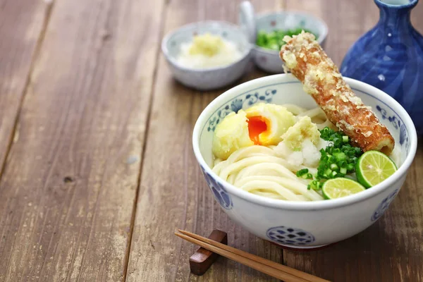 Japanische Kalte Sanuki Udon Nudeln Auf Toppings Mit Surimi Tempura — Stockfoto