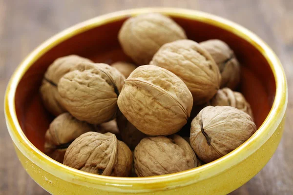 Nueces Enteras Tazón — Foto de Stock