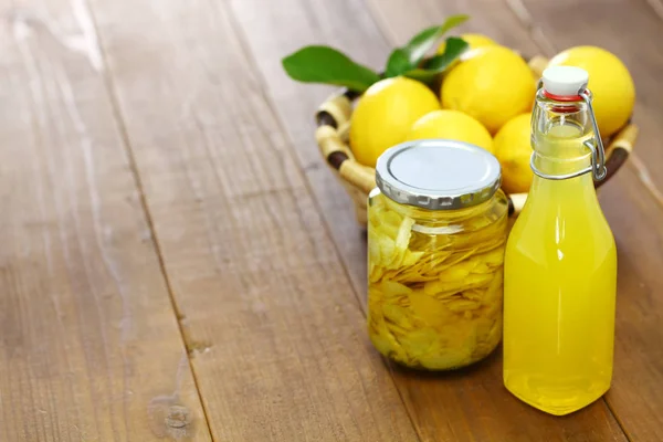 Homemade Limoncello Italian Traditional Lemon Liqueur — Stock Photo, Image
