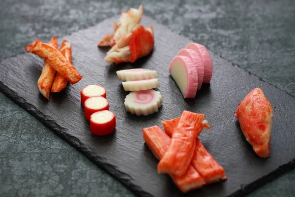 Ποικιλία Από Προϊόντα Σουρίμι Απομίμηση Καβουροπόδαρα Ιαπωνικά Τροφίμων — Φωτογραφία Αρχείου