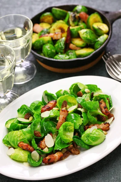 Brüksel Lahanası Salatası Kavrulmuş Brüksel Lahanası — Stok fotoğraf