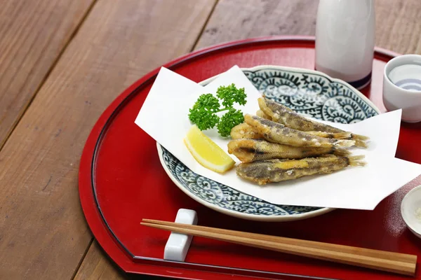 Japonské Smažené Rybí Pokrm Mehikari Karaage — Stock fotografie