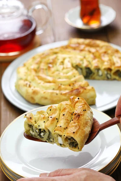 Caseiro Rolou Borek Espinafre Queijo Feta Cozinha Turca — Fotografia de Stock