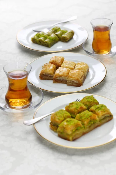 Turecká Tradiční Dezerty Baklava Variace Čaj — Stock fotografie